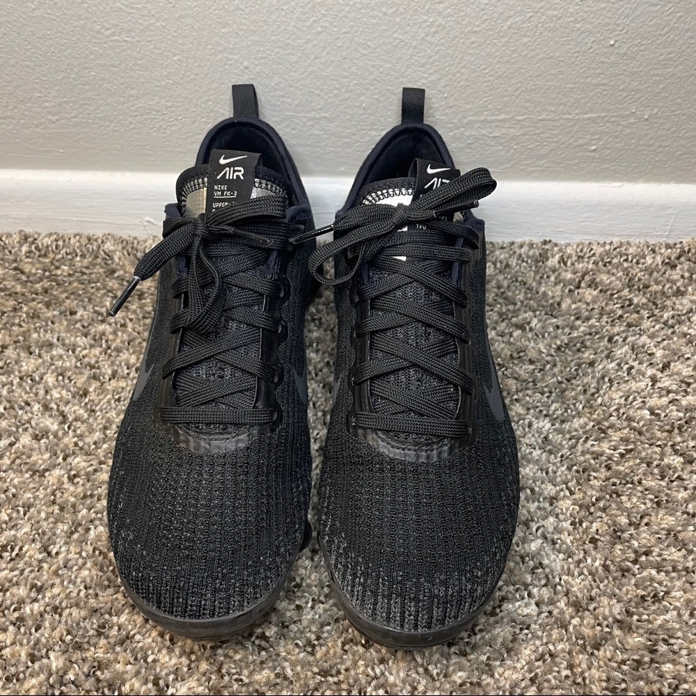 Boys Nike vapormax shoes size 6y